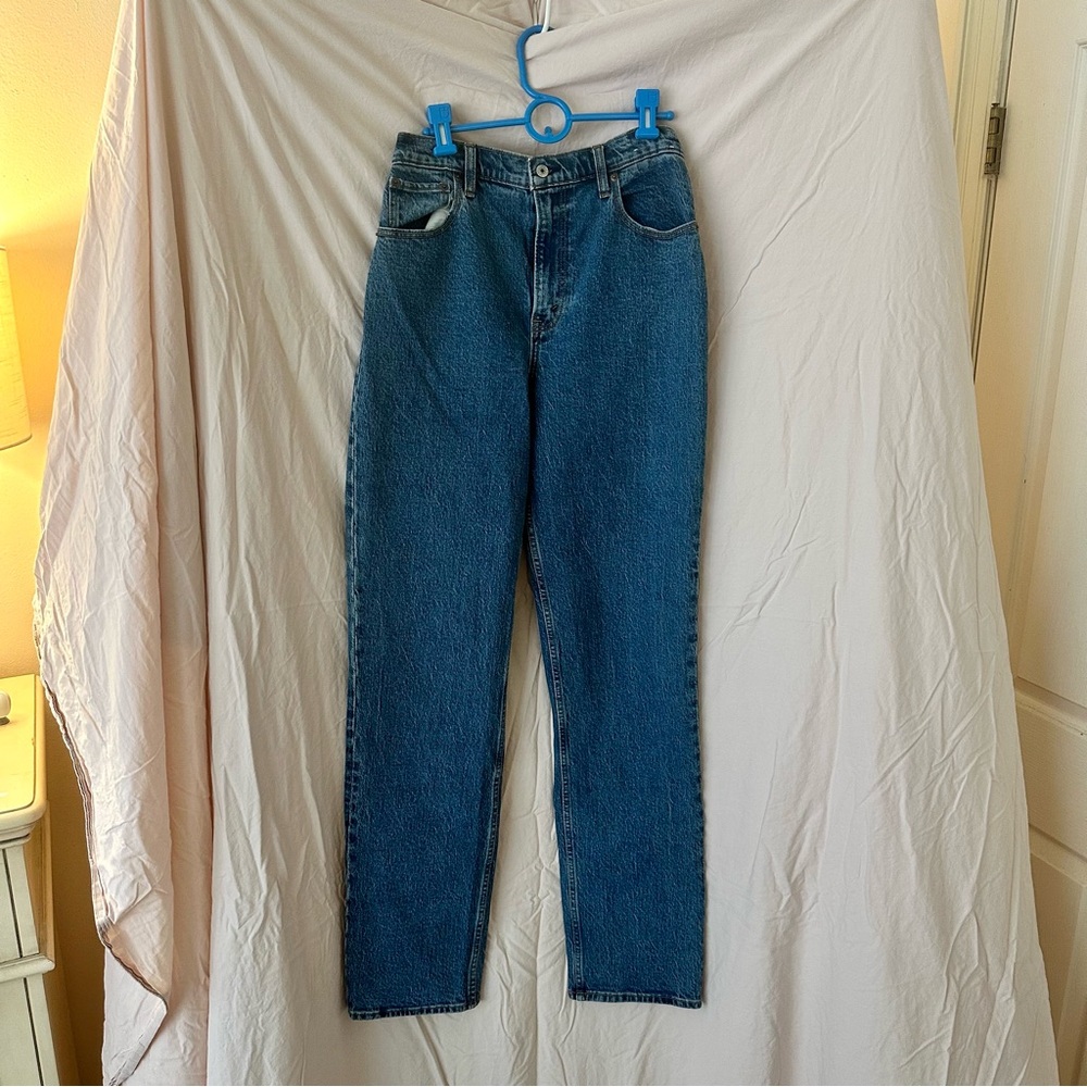 Abercrombie & Fitch 90’s High Rise Straight Jean